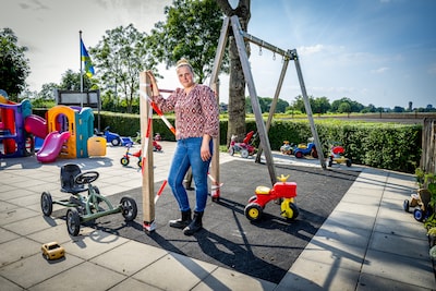 Schommel bij kaasboerderij is verboden terrein na anonieme klacht, boerin Emmie snapt er niets van