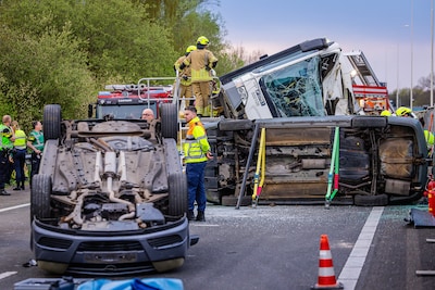 Afgesloten stuk A28 bij knooppunt Rijnsweerd blijkt decor voor grote ‘rampenoefening’