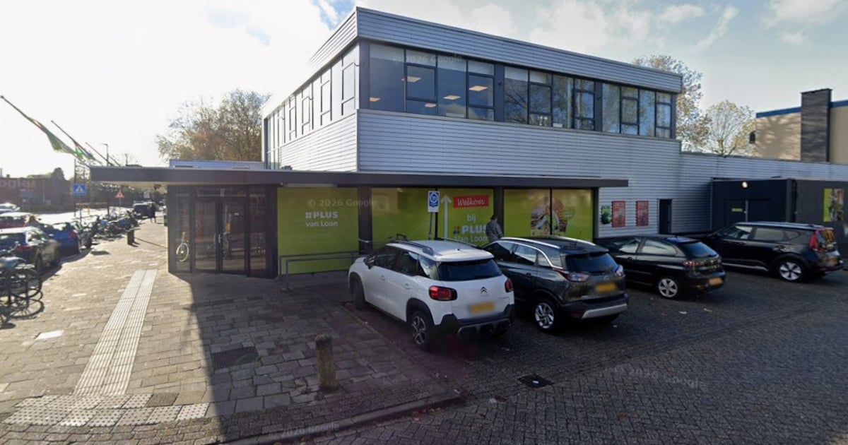 Man betrapt autokraker en wordt meters meegesleurd door vluchtauto in Nieuwegein