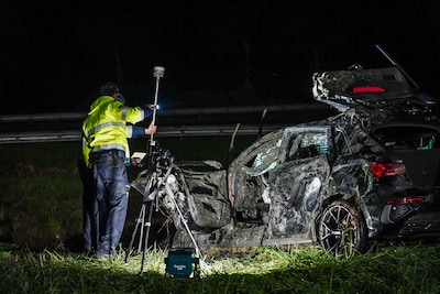 Overleden persoon aangetroffen in auto te water langs A325 bij Elst