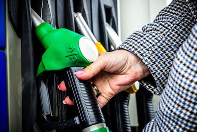 Gasoline prices creep toward new record amid Middle East war following fresh attacks by US, Iran and Houthis