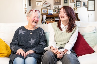 Waarom oma Els zo trots is op kleindochter Beau (13): ‘Ze is zo leergierig, ik bewonder haar’