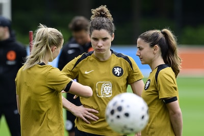 Oranje Leeuwinnen hopen op wonder in Almelo: ‘Miss