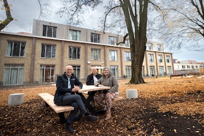 Twee oude scholen in Woensel omgebouwd tot vijftig woningen voor jongvolwassenen