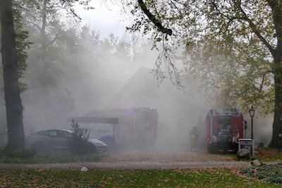 Veel rook bij brand Koetshuis in Enschede: ‘Heb geen vlammen gezien’