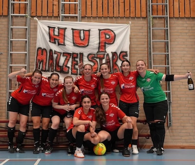 Zoetermeerse zaalvoetbalsters kampioen van de hoofdklasse, promotie naar eredivisie blijft uit