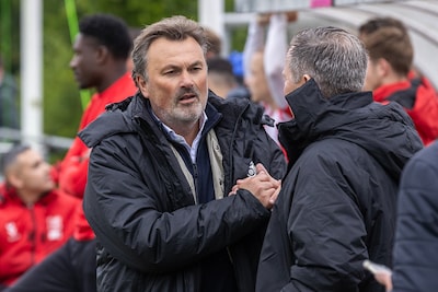 Hoofdtrainer Ronald Hes per direct weg bij SV Den Hoorn, Edwin Grünholz stapt nu al in