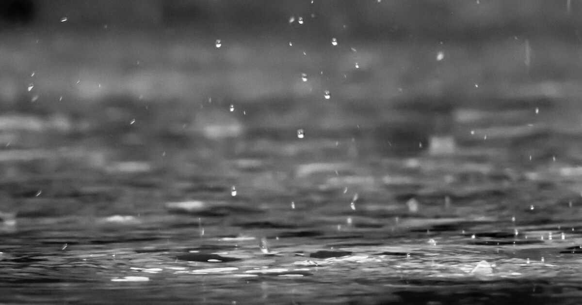 Regenbuien, maar soms ook zon in Rijssen-Holten in de avond