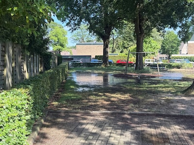 Leidingbreuk in Ugchelen zorgt voor wateroverlast bij speeltuin