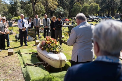 Van een garage in Strijp naar een nationaal park Australië: Bob maakt levende doodskisten