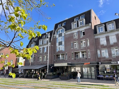 Hoe 56 statushouders in het Mercure Hotel terechtkomen en waarom Tilburg dat een goed plan vindt