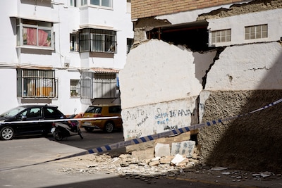LIVE vakantieblog | Nieuwe aardbeving in Zuid-Spanje: paleiscomplex ontruimd en drie gewonden