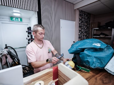 Vinted stopt per direct deal met winkel in Zevenaar na klacht over 847 pakketten in een maand
