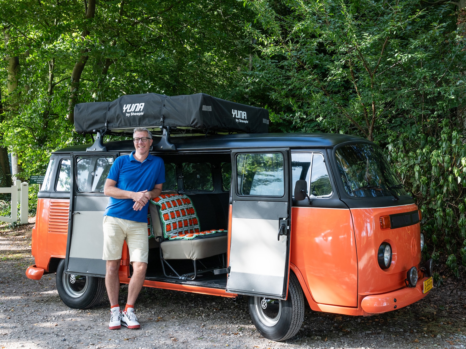 Met pijn in het hart deed Denis zijn Land Rover weg, maar een Volkswagenbusje was óók altijd zijn grote droom