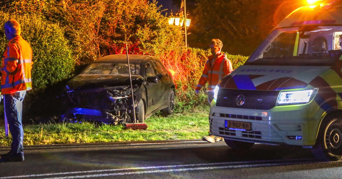 Twee gewonden bij ongeluk aan Scheiding in Surhuisterveen