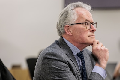 Rechtszaak over masturberen is een martelgang geworden voor ex-burgemeester Koen Schuiling