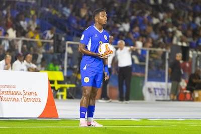 37 tickets voor zijn debuut op Curaçao: Shurandy Sambo maakt familie trots