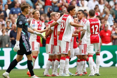 Talent Ouazane (17) schiet schitterend raak in Johan Cruijff Arena: Ajax op rozen tegen Heerenveen