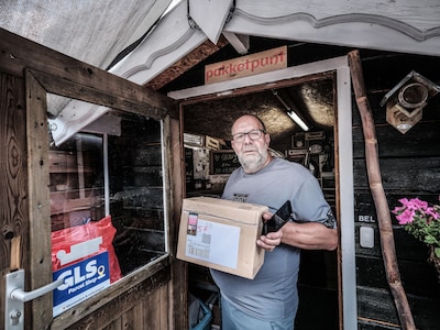 Ineens krijgt Jan (71) allemaal PostNL-klanten bij zijn pakketpunt, maar hij moet ze allemaal teleur