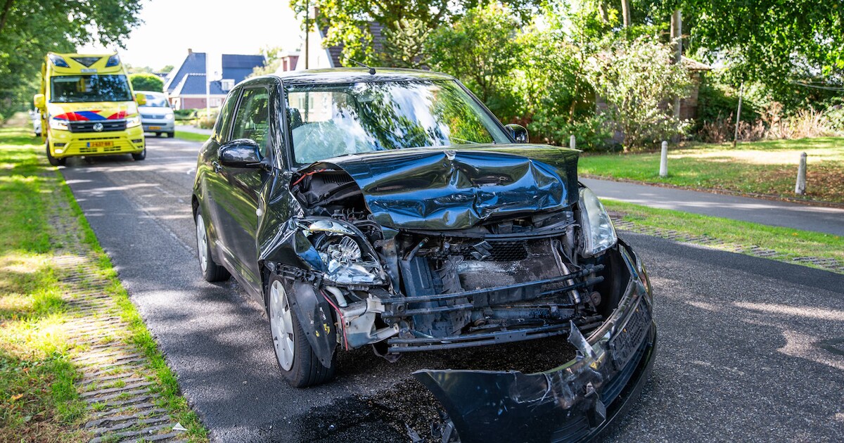 Drie auto's betrokken bij kop-staartbotsing in Ureterp