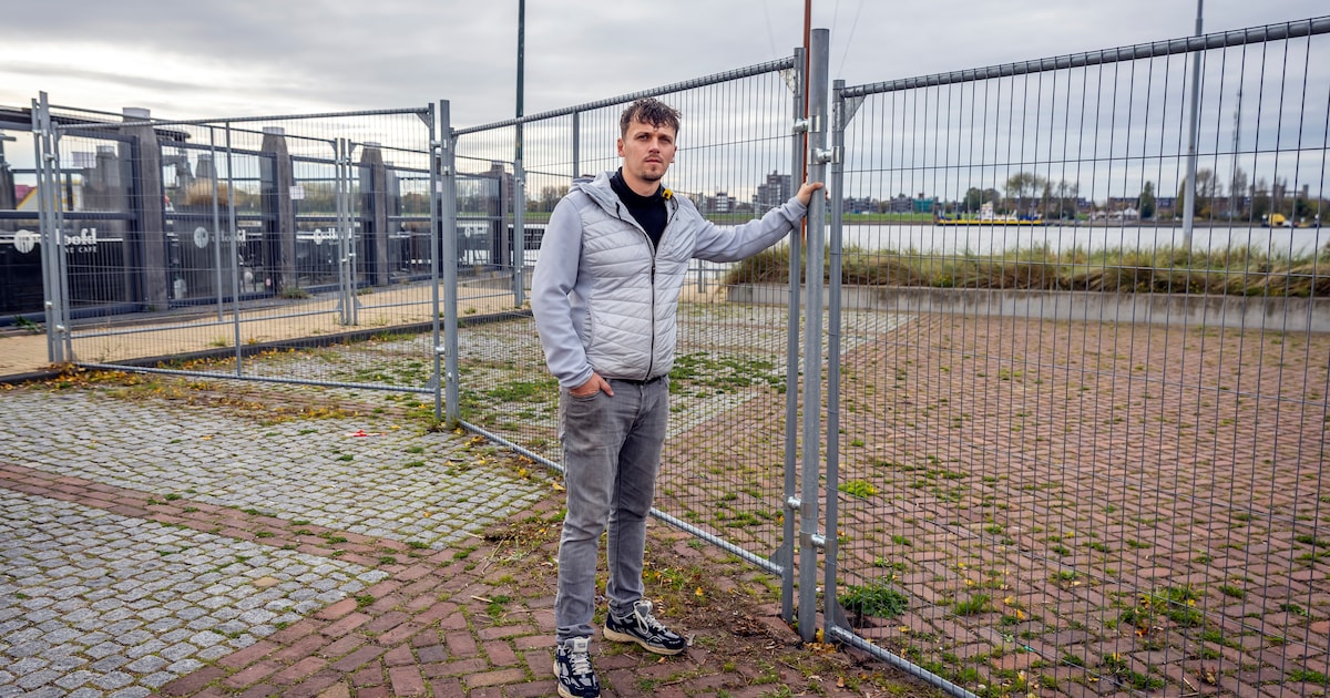 Restaurantgasten kunnen al anderhalf jaar lang niet parkeren: ‘Wie lost dit op?’