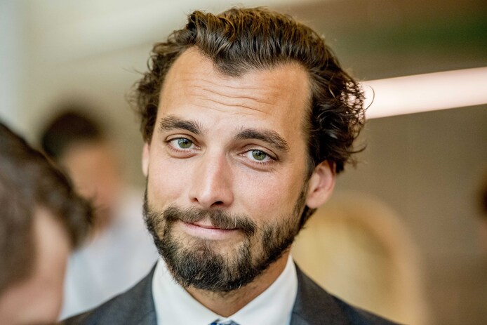 ,,Ik bewonder hem zeer, maar ik kan niet in de schaduw van Pim Fortuyn staan. Ik ben Thierry, niet Fortuyn.''