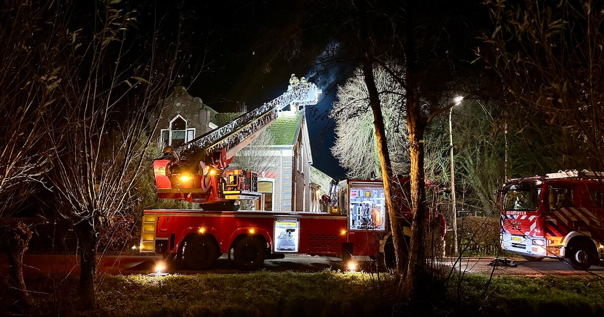 Schoorsteenbrand bij woning op Zuidzijde in Goudriaan