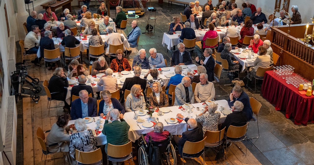 Bruidsparen in Heiloo vieren 60 en 65 jaar huwelijk in Witte Kerk in Heiloo