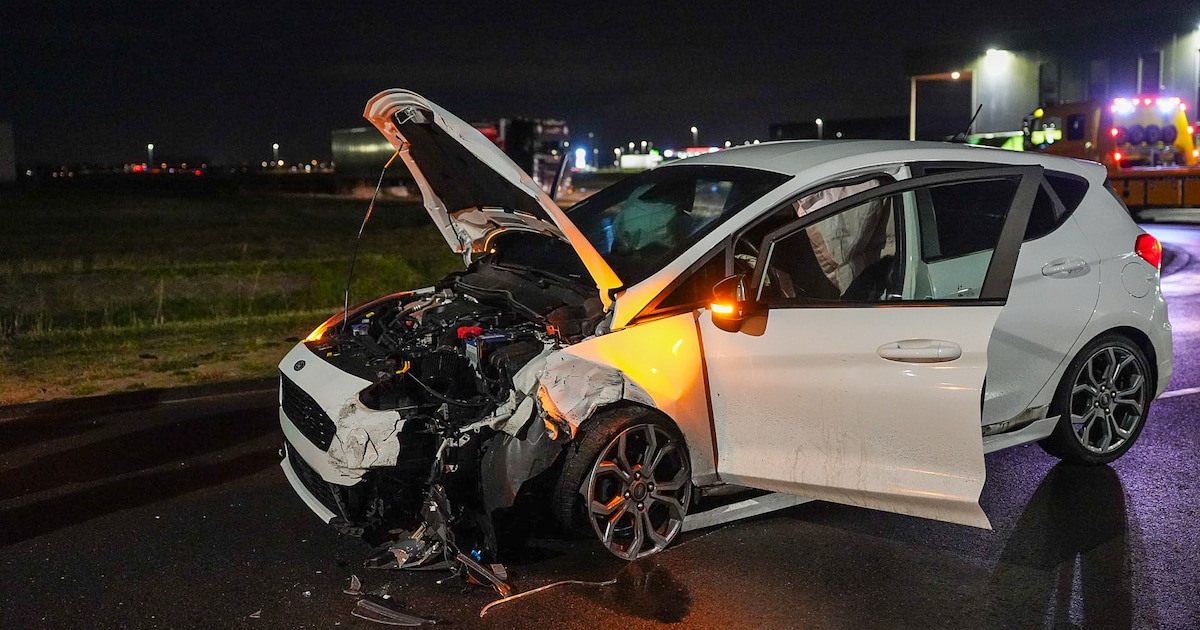 Aanrijding tussen twee auto's in Purmerend