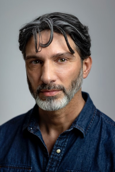 Schrijver Lex Paleaux over prijswinnende boek 'Liften naar de Hemel' in de Zoomerij