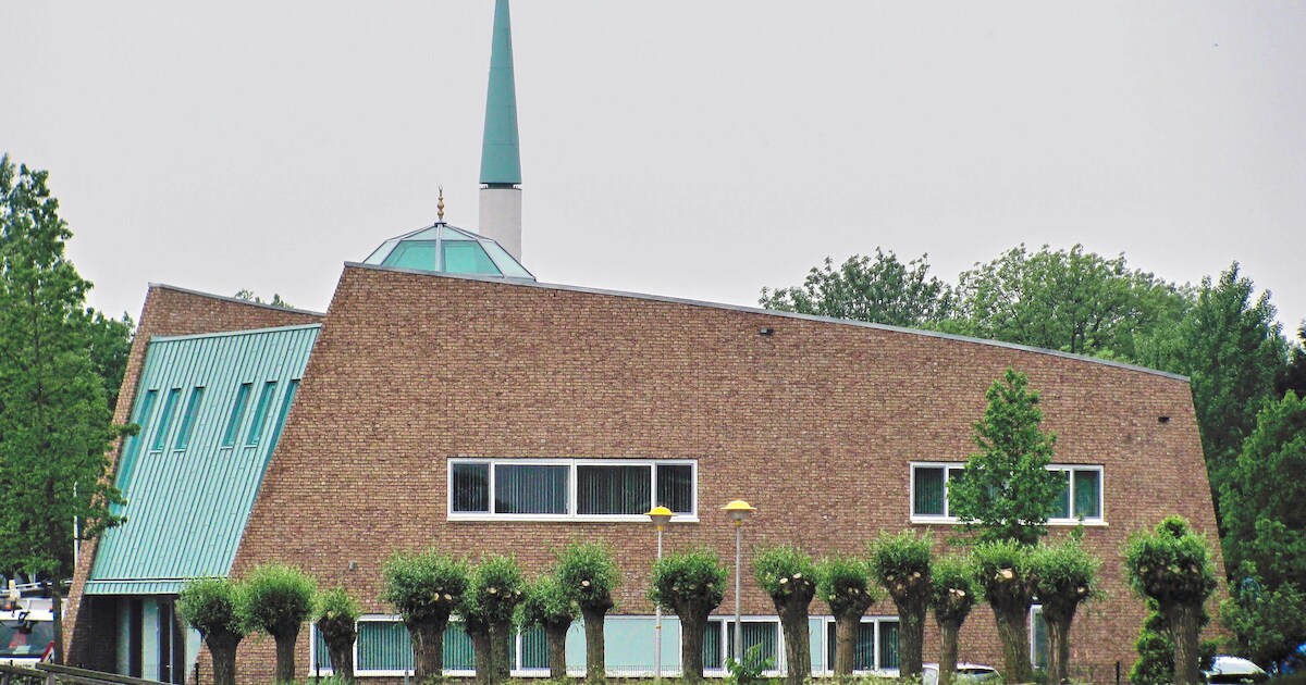 Zeven ramen van moskee in Culemborg ingeslagen: ‘Niet met een steen ...