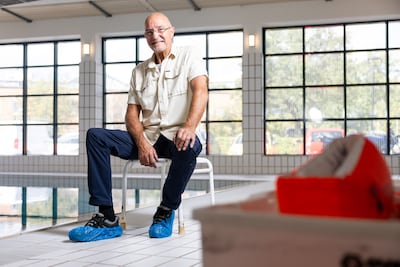 Aad liet mensen met een lichamelijke beperking jarenlang bewegen in het zwembad: ‘Het was een sociaal gebeuren’