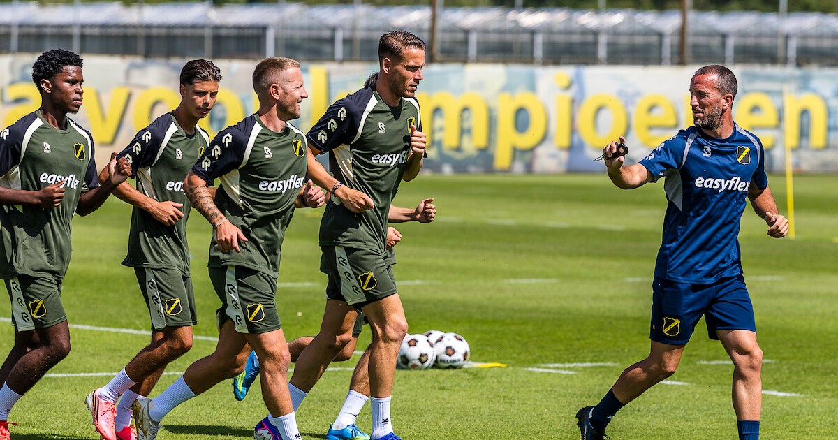 LIVE | NAC begint oefencampagne tegen Etten-Leur United, wat wordt de eerste basiself?