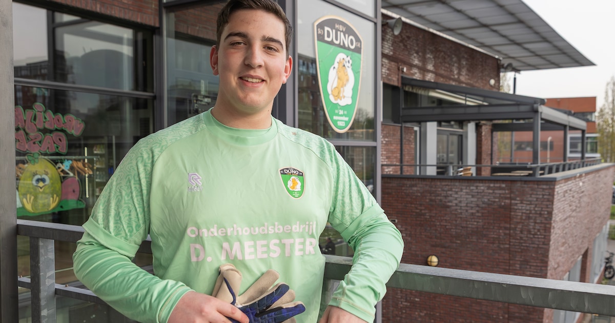 Doelman Justin (15) redt zijn club met vier (!) wedstrijden op één dag ...