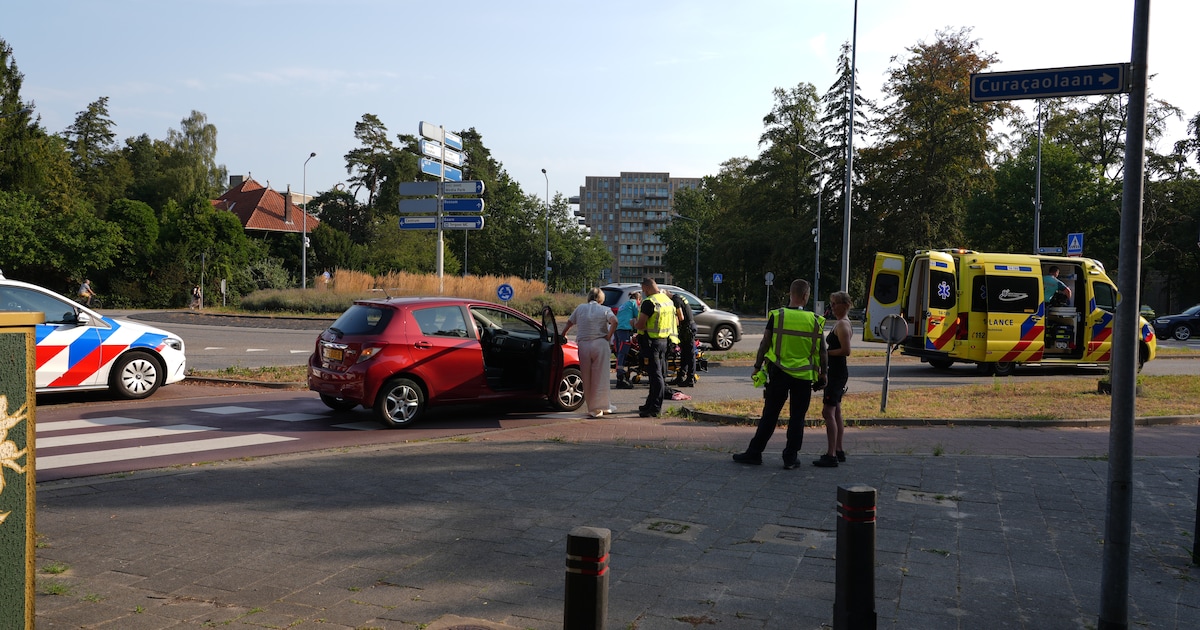 Aanrijding tussen fietser en automobilist op Oostereind in Hilversum