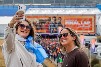 Propvolle treinen brengen oranje massa naar Zandvoort, directeur Lammers schrijft open brief aan fans: 'Het kon wel'