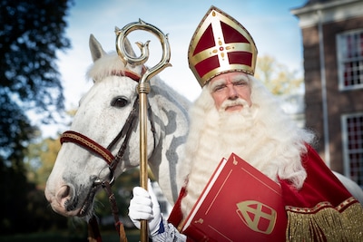 Stefan de Walle stopt na vijftien jaar met hoofdrol bij Sinterklaasjournaal: ‘Wees lief voor elkaar!’
