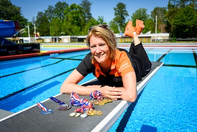 Annette Wijnja-Visser blijft records breken in Masters-zwemmen: ‘Mijn fanatisme brengt me veel’