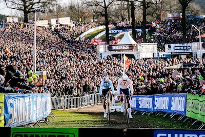 Toenemende twijfels Adrie van der Poel over de toekomst: ‘Overtuigd dat als wij stoppen, sponsoren d
