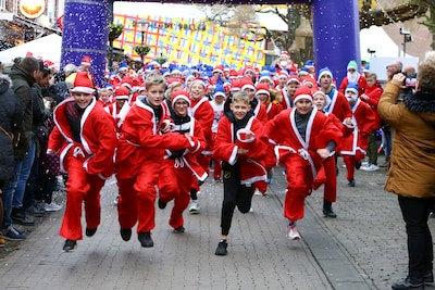 Santarun kleurt Zuidlaren rood-wit op zaterdag 13 december