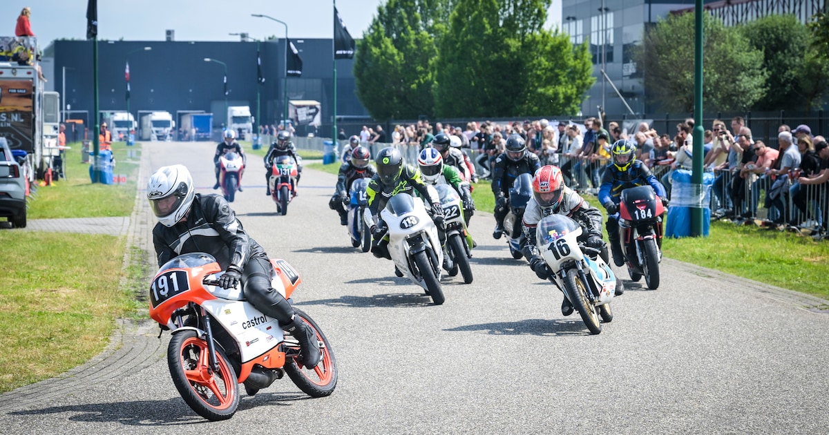 Rijdende motorsporthistorie op het circuit De Geer op eerste en tweede ...