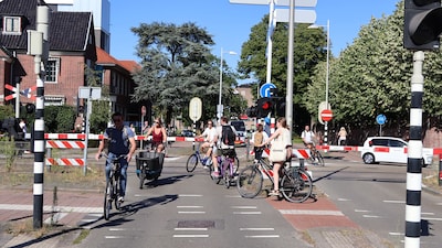 Spoorwegovergangen in Amersfoort weer vrij na storing met goederentrein