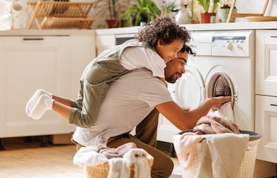 Vlekken in je synthetische wasgoed? Dan moet je deze wasmachines hebben volgens de Consumentenbond