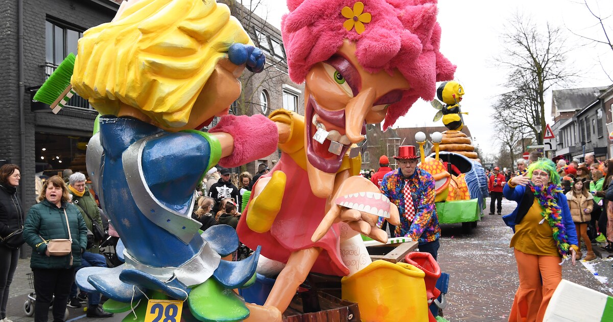 Carnaval in Ballefruttersgat en Kaaiengat: sleuteloverdracht en optochten