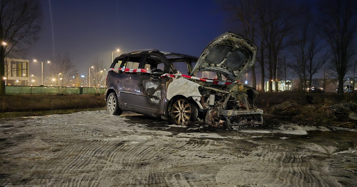 Opnieuw auto uitgebrand in Leeuwarden, dit keer raak op Fryslânplein
