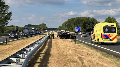 Onderweg naar het ziekenhuis rijdt man (24) in op file bij Ravenstein, met alle gevolgen van dien