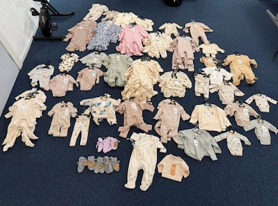 Politie neemt grote hoeveelheid gestolen kinderkleding in beslag in Veghel
