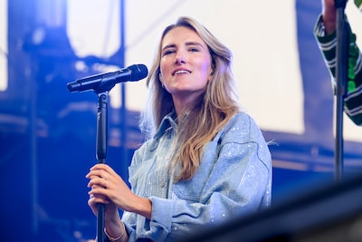 Suzan bezorgt zoontje Sef een schaterlach, Jan de Hoop heeft nieuw fashionitem voor in het zwembad