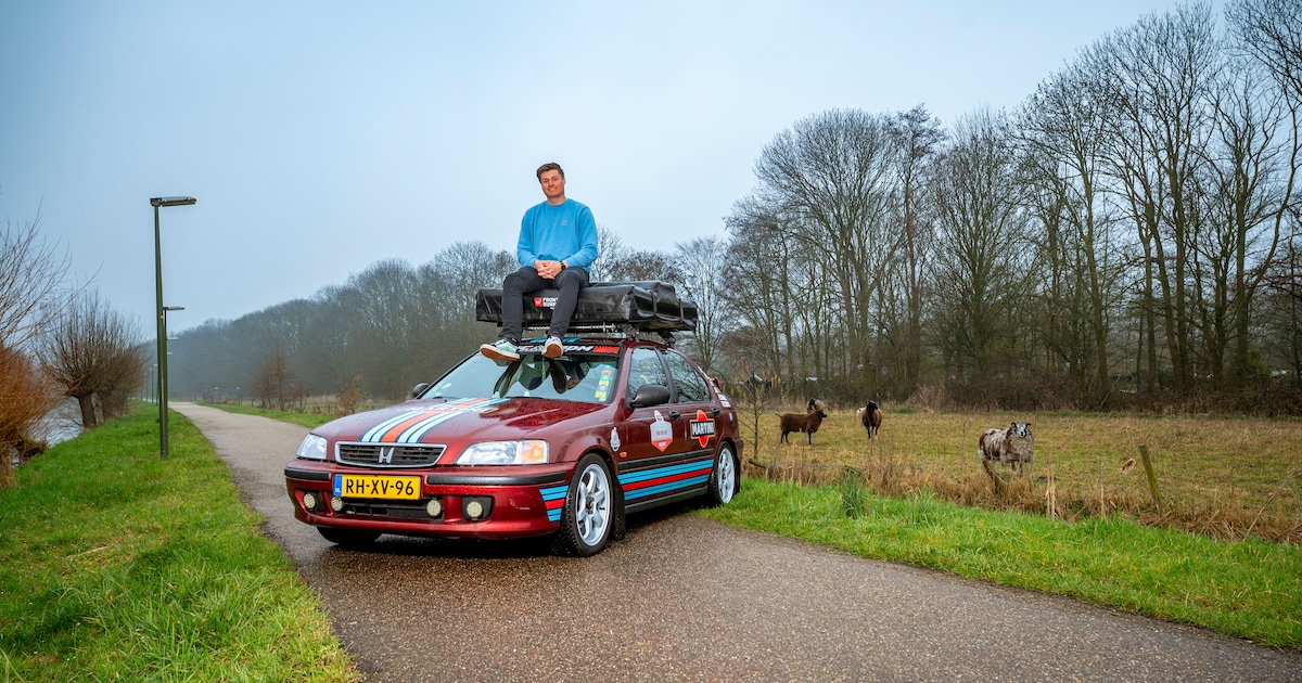 Zijn tante reed er nooit in, maar Jasper neemt zijn Honda heel Europa door: ‘Ik ben één met de Civic