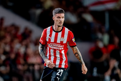 PSV start op bezoek bij ADO Den Haag met twee verrassende namen op de vleugels